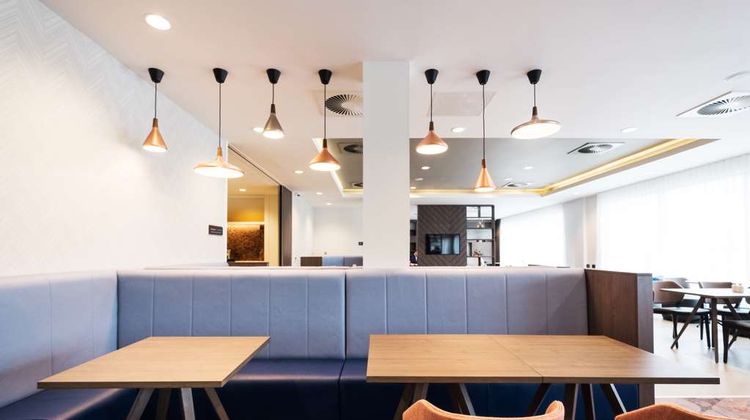 Hampton by Hilton Aberdeen Airport Restaurant