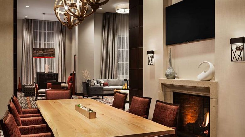 <b>Hilton Garden Inn Charlotte/SouthPark Lobby</b>. Images powered by <a href="https://iceportal.shijigroup.com/" title="IcePortal" target="_blank">IcePortal</a>.