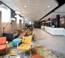 Hampton by Hilton London Excel Lobby