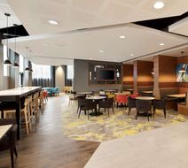 Hampton by Hilton London Excel Lobby