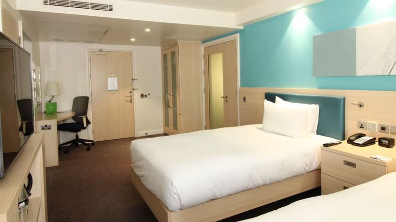 <b>Hampton by Hilton London Excel Room</b>. Images powered by <a href="https://iceportal.shijigroup.com/" title="IcePortal" target="_blank">IcePortal</a>.