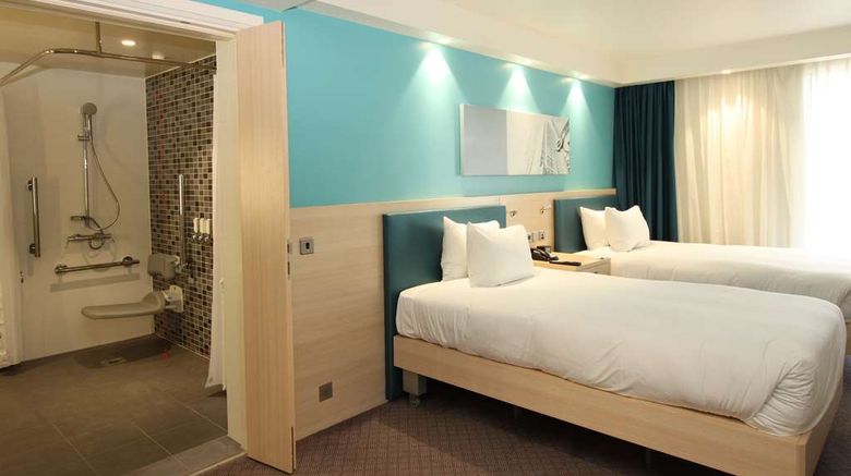 <b>Hampton by Hilton London Excel Room</b>. Images powered by <a href="https://iceportal.shijigroup.com/" title="IcePortal" target="_blank">IcePortal</a>.
