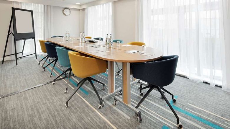 <b>Hampton by Hilton London Excel Meeting</b>. Images powered by <a href="https://iceportal.shijigroup.com/" title="IcePortal" target="_blank">IcePortal</a>.