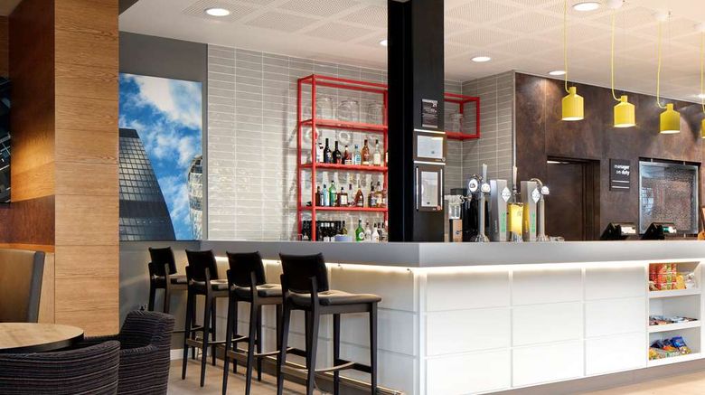 <b>Hampton by Hilton London Excel Restaurant</b>. Images powered by <a href="https://iceportal.shijigroup.com/" title="IcePortal" target="_blank">IcePortal</a>.