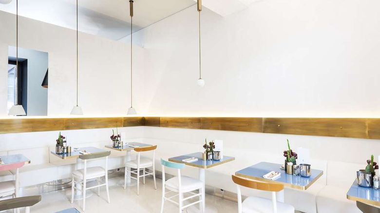 <b>Senato Hotel Milano Restaurant</b>. Images powered by <a href="https://iceportal.shijigroup.com/" title="IcePortal" target="_blank">IcePortal</a>.