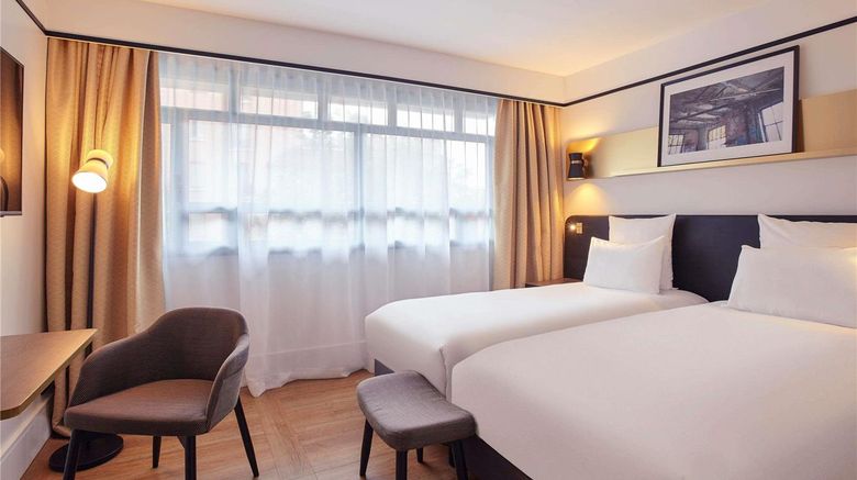 <b>Mercure Paris Saint-Ouen Room</b>. Images powered by <a href="https://iceportal.shijigroup.com/" title="IcePortal" target="_blank">IcePortal</a>.