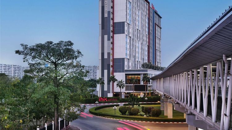 Ibis Bangkok Impact Hotel Exterior