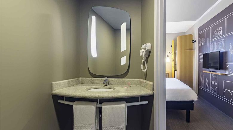 <b>Hotel Ibis Jacarei Room</b>. Images powered by <a href="https://iceportal.shijigroup.com/" title="IcePortal" target="_blank">IcePortal</a>.