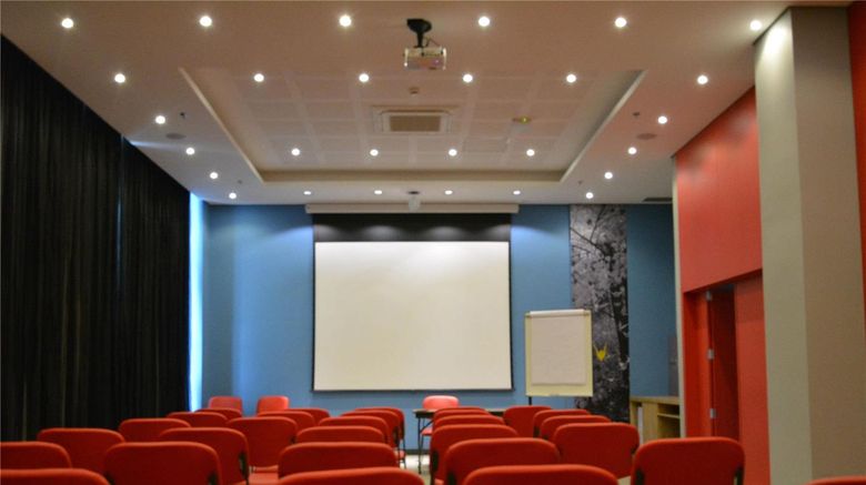 <b>Hotel Ibis Jacarei Meeting</b>. Images powered by <a href="https://iceportal.shijigroup.com/" title="IcePortal" target="_blank">IcePortal</a>.