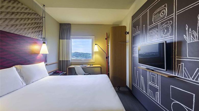 <b>Ibis Guaiba Hotel Room</b>. Images powered by <a href="https://iceportal.shijigroup.com/" title="IcePortal" target="_blank">IcePortal</a>.