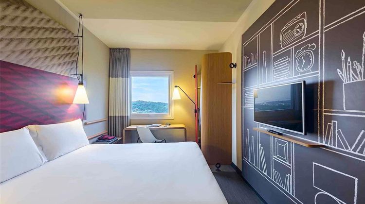 Ibis Guaiba Hotel Room