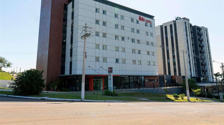 Ibis Guaiba Hotel Exterior