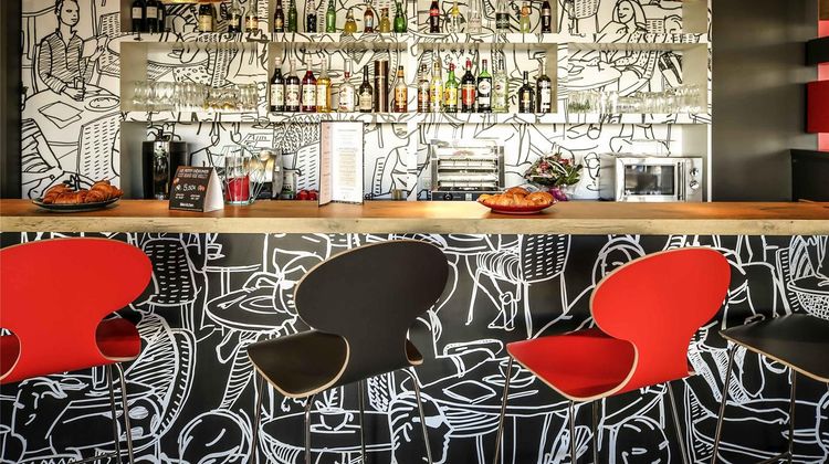 Ibis Niort Est Mendes France Exterior
