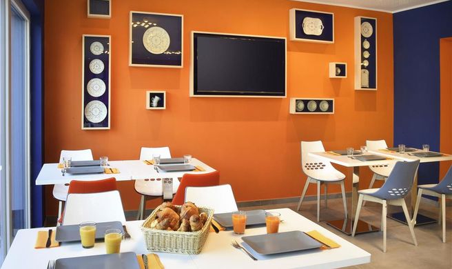 Ibis Styles La Louviere Exterior