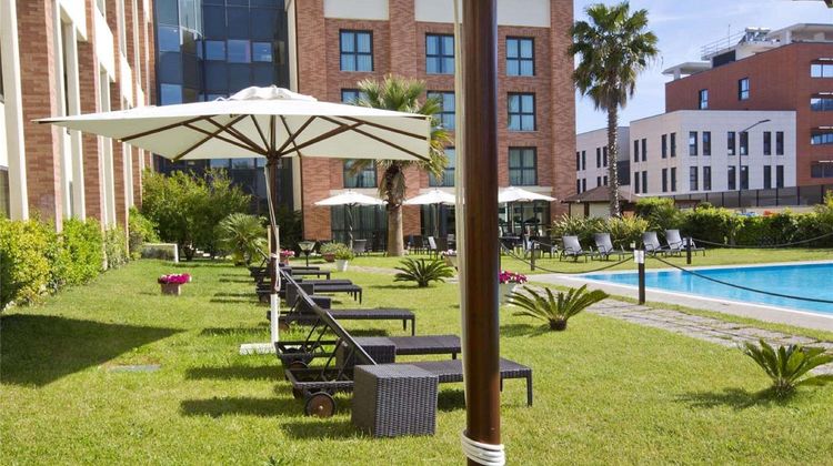 Mercure Rome Leonardo da Vinci Airport Pool