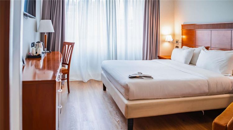 Mercure Rome Leonardo da Vinci Airport Exterior