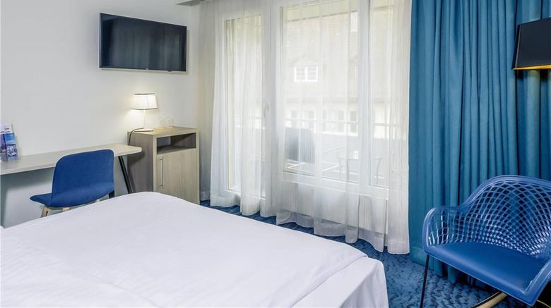 <b>Mercure Lenzburg Krone Room</b>. Images powered by <a href="https://iceportal.shijigroup.com/" title="IcePortal" target="_blank">IcePortal</a>.