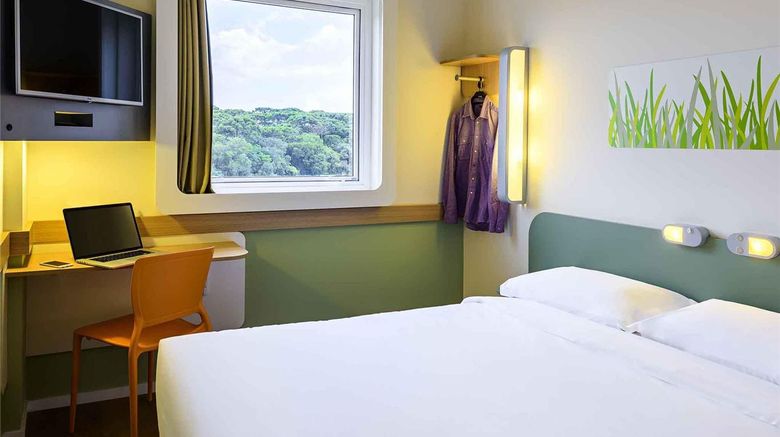 <b>Ibis Budget Curitiba Aeroporto Room</b>. Images powered by <a href="https://iceportal.shijigroup.com/" title="IcePortal" target="_blank">IcePortal</a>.