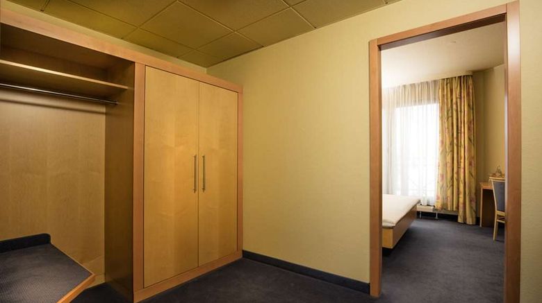 <b>Loftstyle Hotel Gerlingen Suite</b>. Images powered by <a href="https://iceportal.shijigroup.com/" title="IcePortal" target="_blank">IcePortal</a>.