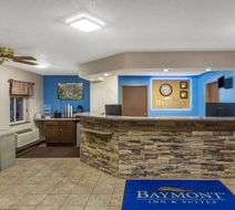Baymont Inn & Suites Fort Dodge Lobby