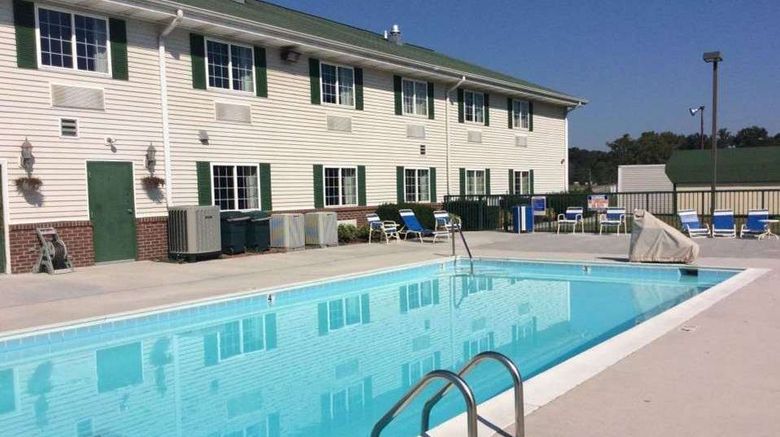 <b>Baymont by Wyndham Mount Vernon Pool</b>. Images powered by <a href="https://iceportal.shijigroup.com/" title="IcePortal" target="_blank">IcePortal</a>.
