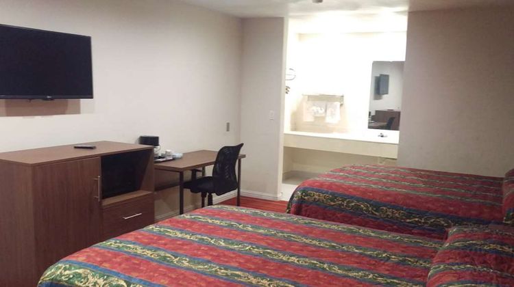 Days Inn by Wyndham Hemet Room