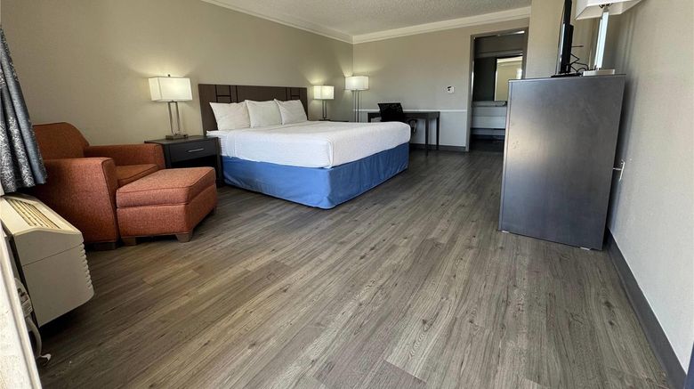<b>Days Inn Georgetown Room</b>. Images powered by <a href="https://iceportal.shijigroup.com/" title="IcePortal" target="_blank">IcePortal</a>.