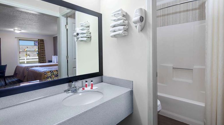 <b>Travelodge Orangeburg Room</b>. Images powered by <a href="https://iceportal.shijigroup.com/" title="IcePortal" target="_blank">IcePortal</a>.