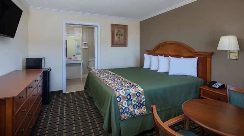 <b>Travelodge Orangeburg Room</b>. Images powered by <a href="https://iceportal.shijigroup.com/" title="IcePortal" target="_blank">IcePortal</a>.