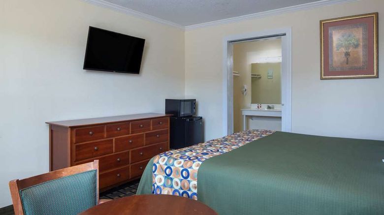 <b>Travelodge Orangeburg Room</b>. Images powered by <a href="https://iceportal.shijigroup.com/" title="IcePortal" target="_blank">IcePortal</a>.