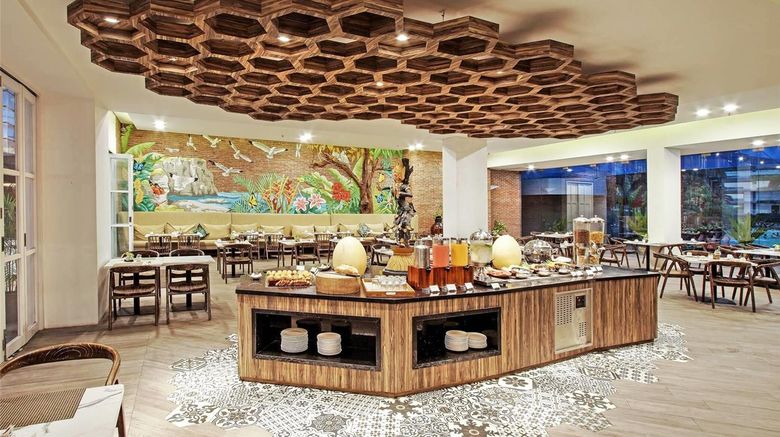 <b>Wyndham Garden Kuta Beach Restaurant</b>. Images powered by <a href="https://iceportal.shijigroup.com/" title="IcePortal" target="_blank">IcePortal</a>.