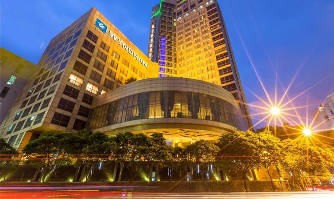 Wyndham Surabaya City Centre Exterior