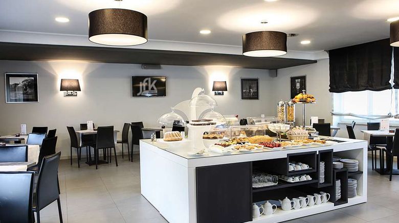 <b>Best Western JFK Hotel Restaurant</b>. Images powered by <a href="https://iceportal.shijigroup.com/" title="IcePortal" target="_blank">IcePortal</a>.
