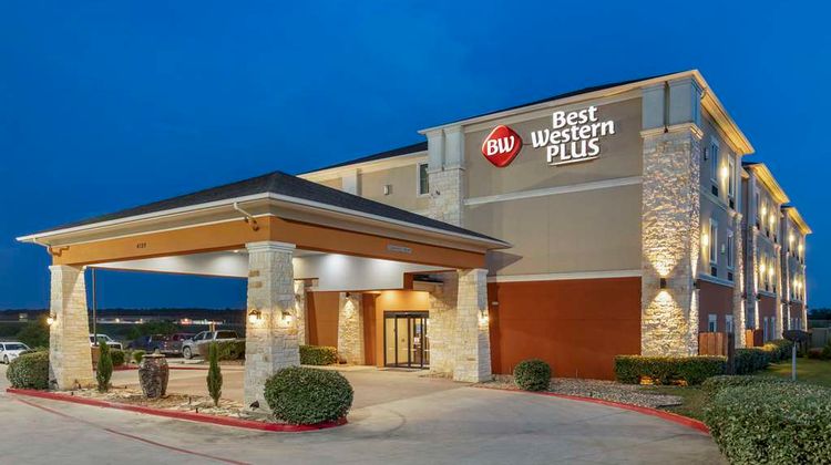 Best Western Plus Luling Inn Exterior