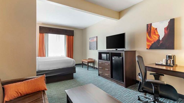 Best Western Plus Luling Inn Suite