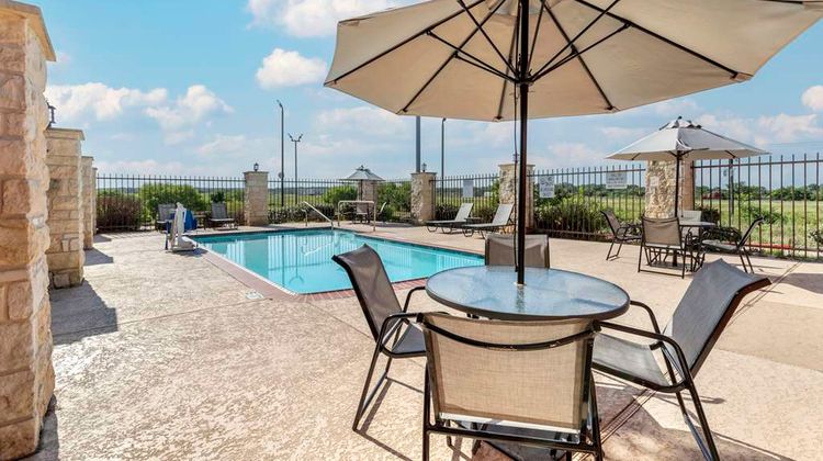 Best Western Plus Luling Inn Pool
