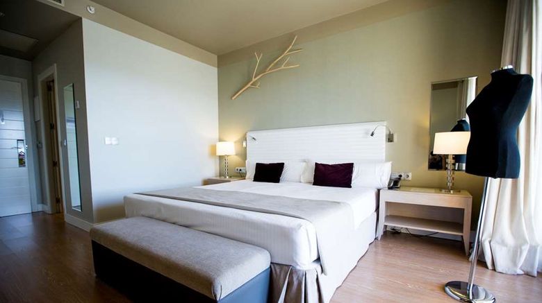 <b>Vincci Valdecanas Golf Hotel Room</b>. Images powered by <a href="https://iceportal.shijigroup.com/" title="IcePortal" target="_blank">IcePortal</a>.