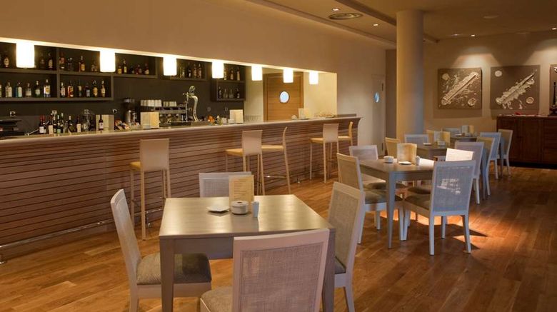 <b>Vincci Valdecanas Golf Hotel Restaurant</b>. Images powered by <a href="https://iceportal.shijigroup.com/" title="IcePortal" target="_blank">IcePortal</a>.