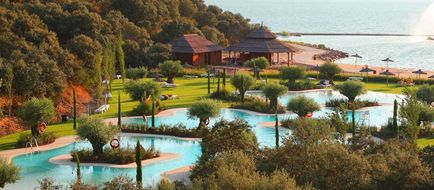 Vincci Valdecanas Golf Hotel Exterior