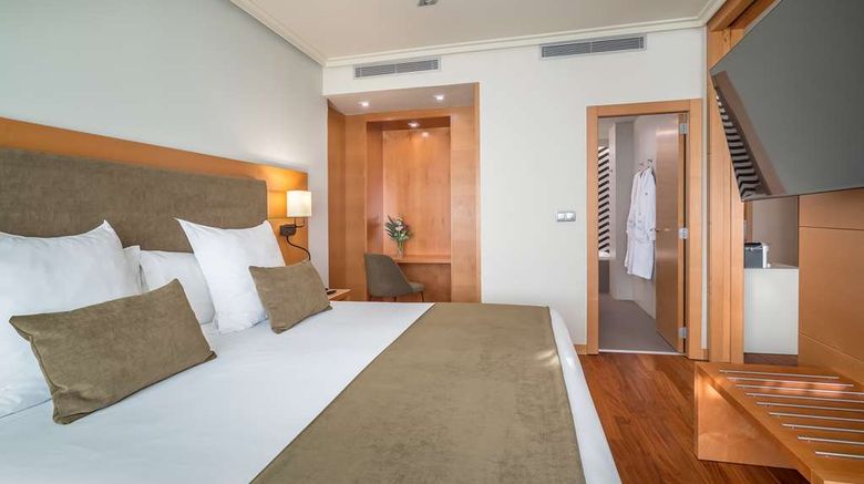 <b>Barcelo Murcia Siete Coronas Suite</b>. Images powered by <a href="https://iceportal.shijigroup.com/" title="IcePortal" target="_blank">IcePortal</a>.