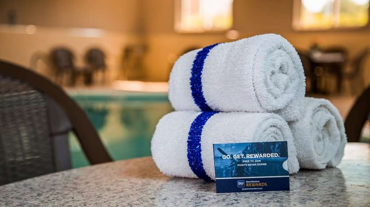 Best Western Plus North Joliet Pool