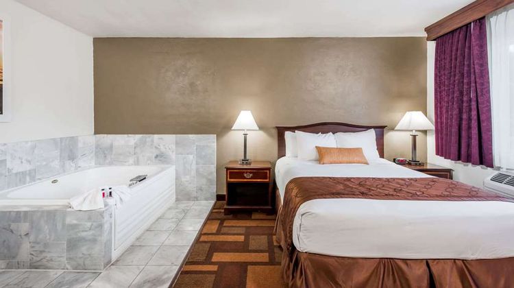 Days Inn & Suites Lodi Suite