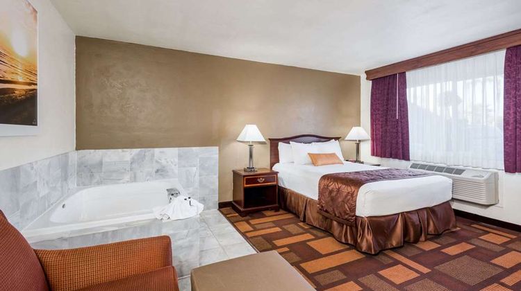 Days Inn & Suites Lodi Suite