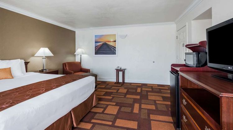 Days Inn & Suites Lodi Room