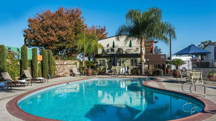 Days Inn & Suites Lodi Pool