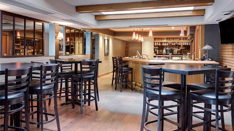 Ramada Pinewood Park Resort North Bay Restaurant