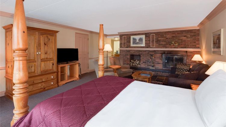 Ramada Pinewood Park Resort North Bay Room
