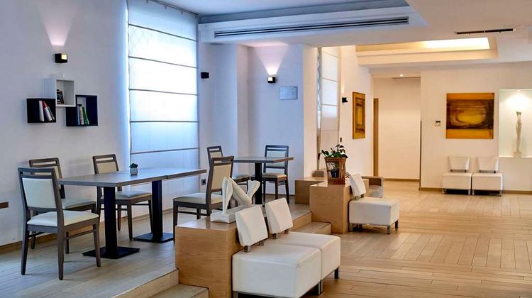 Occidental Aurelia Lobby