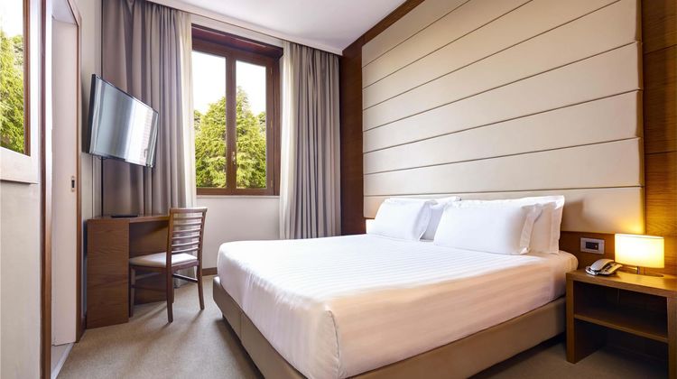 Occidental Aurelia Room