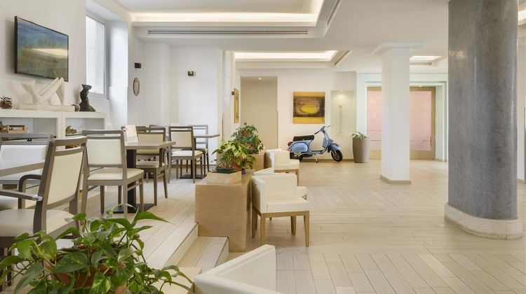 Occidental Aurelia Lobby